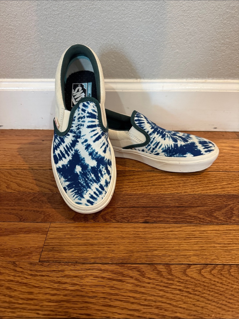 Vans Men's Slip-On Canvas Shoes - Blue & White Tie-Dye